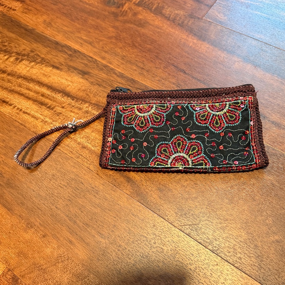 Embroidered Wristlet Clutch - Brown & Black